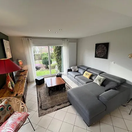 Les Bruyeres Holiday home *